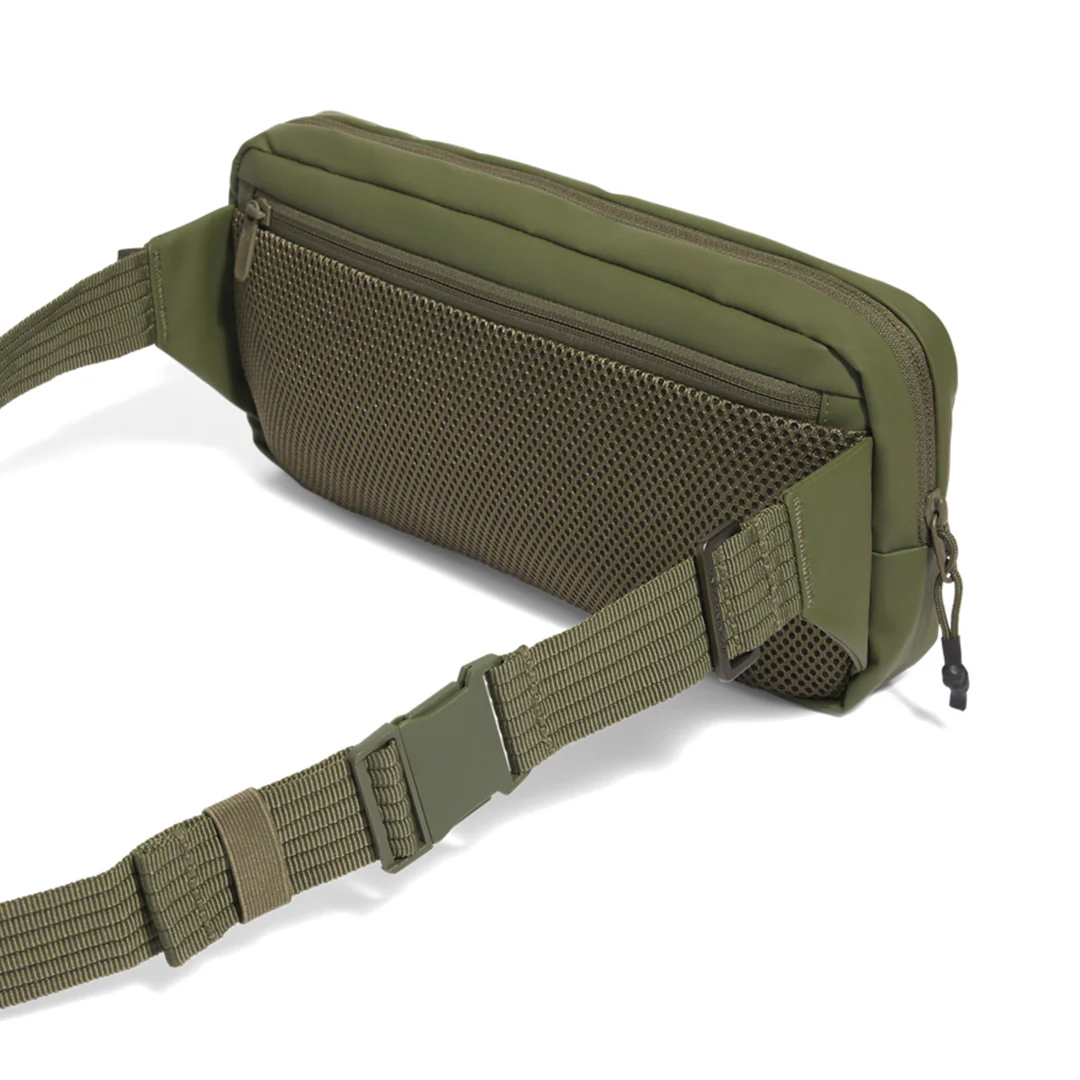 Under Armour Unisex Triumph Crossbody | 1384665-390 - Image 2