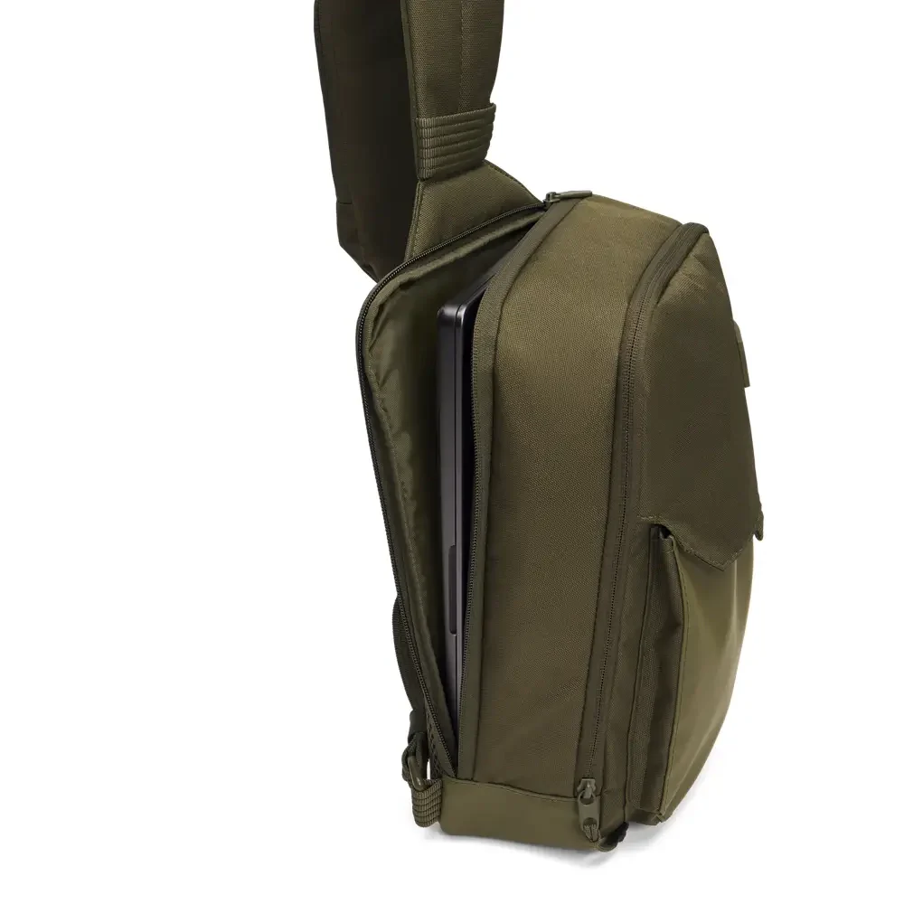 Under Armour Unisex Triumph Utility Sling | 1388918-308 - Image 3