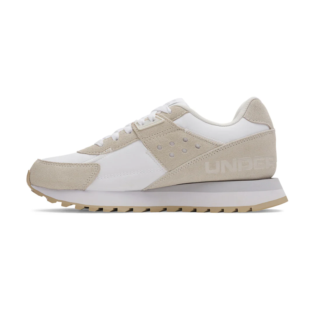 Under Armour Women Essential Runner | 3028409-108 - Image 2